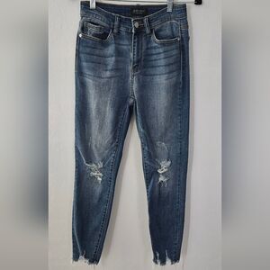 Judy‎ blue skinny fit distressed denim with raw hem size 5/27